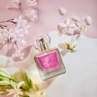  Avon pornește campania „Friends vs. Followers” în liceele din România, odată cu lansarea parfumului TTA Everlasting