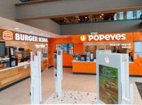 Burger King și Popeyes deschid în București, în zona Răzoare, primul spațiu comun din România