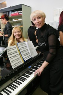 “În meseria de hairstylist trebuie să fii docil, maleabil, să ştii să-l serveşti pe omul care vine la tine” - interviu cu Cristina Grama